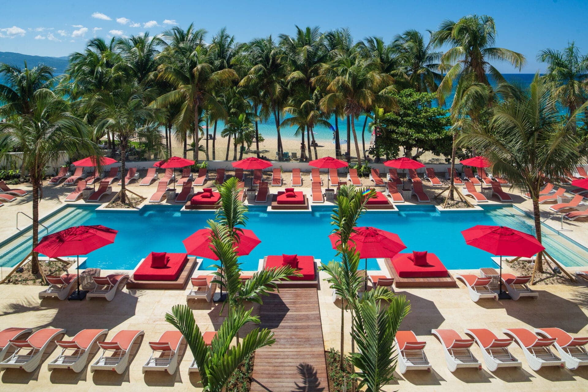 s-hotel-main-pool-aerial